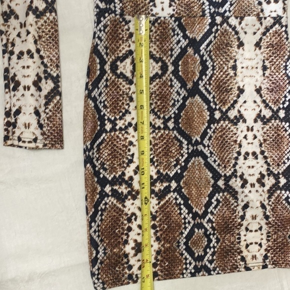 Pretty Little Thing Snake skin print dress (6) - Picture 4 of 7